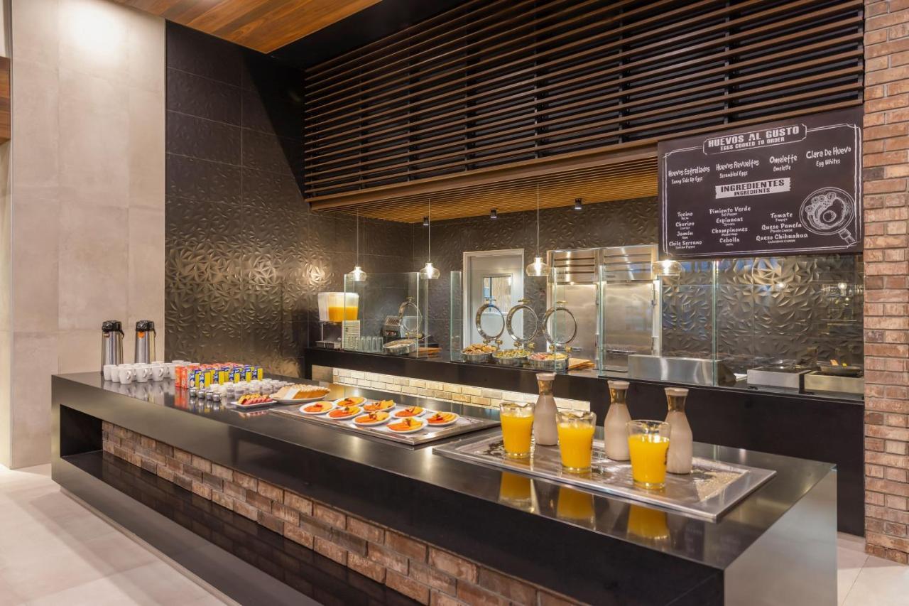 Four Points By Sheraton Monterrey Airport Apodaca Bagian luar foto