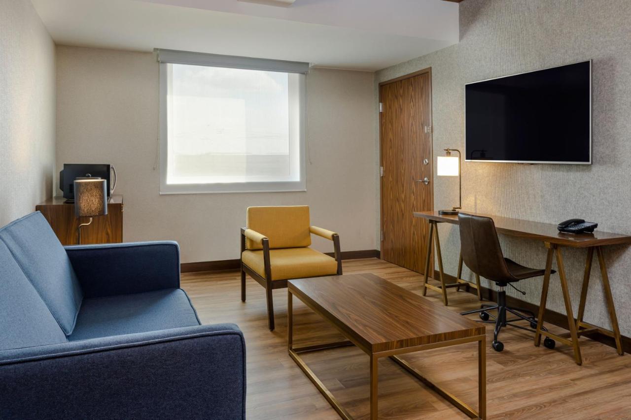 Four Points By Sheraton Monterrey Airport Apodaca Bagian luar foto
